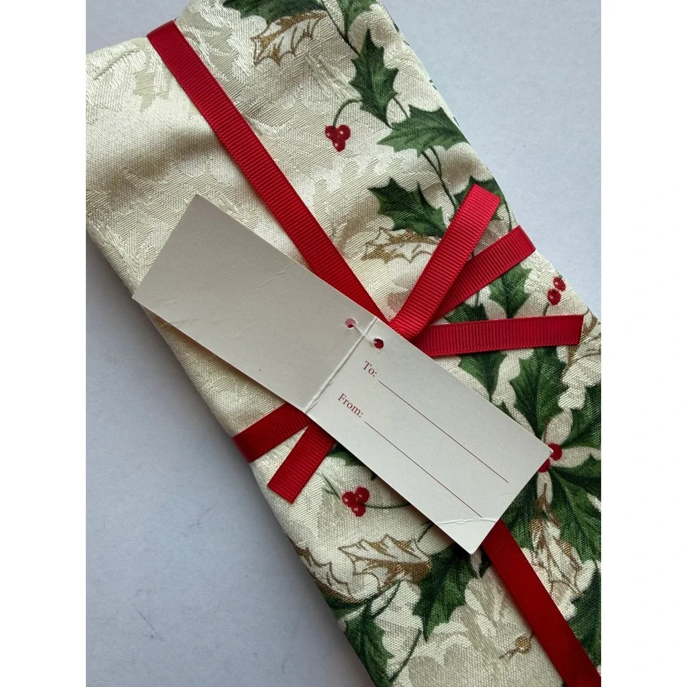 New Lenox Holiday Napkins Set of 4 Ivory Green Red Holly Damask Christmas